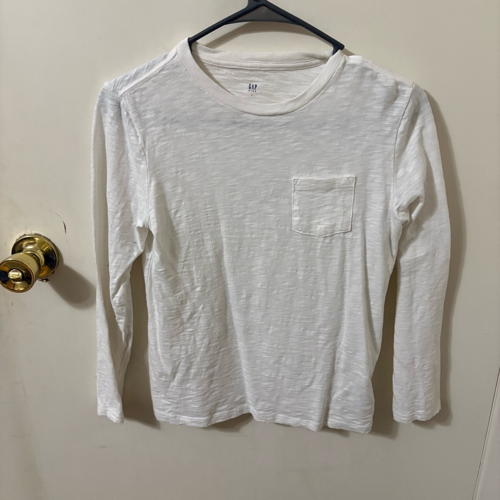 5/$25 Gap kids boys white cotton long sleeve pocket t shirt large